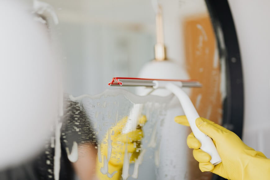 interior window cleaning