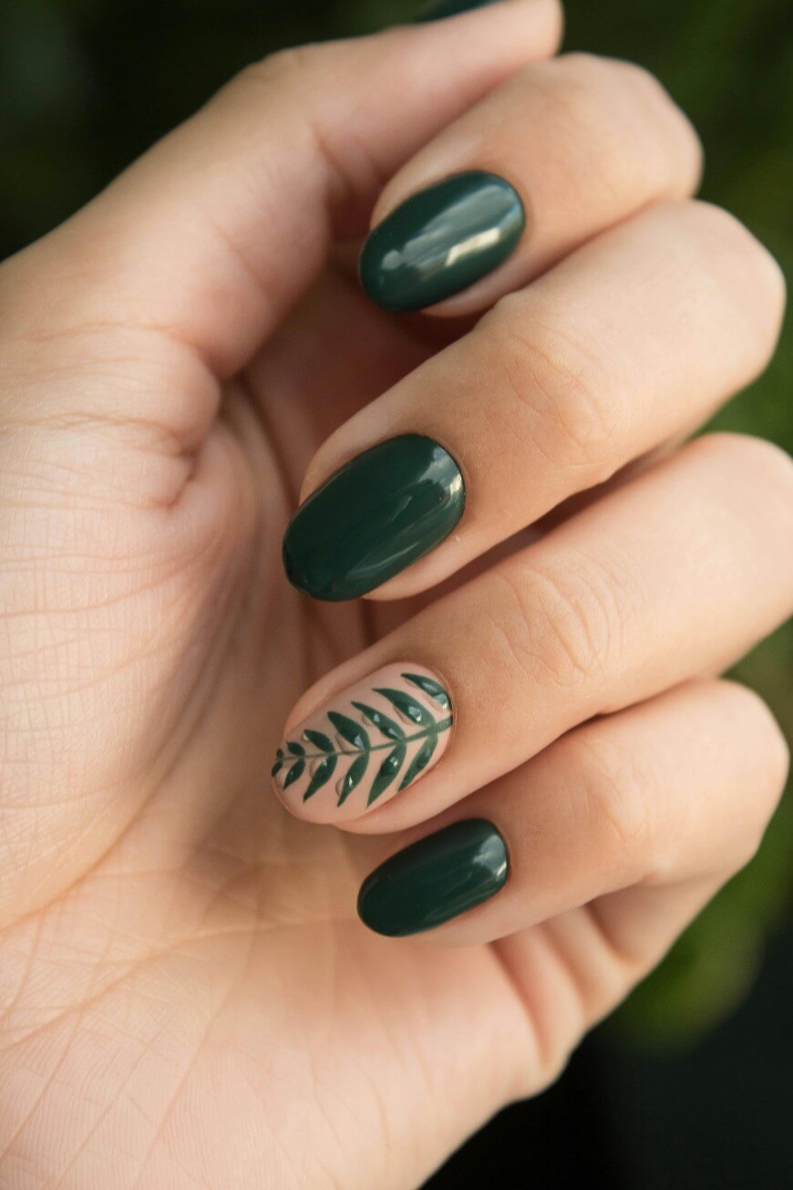 dark green nails for fall