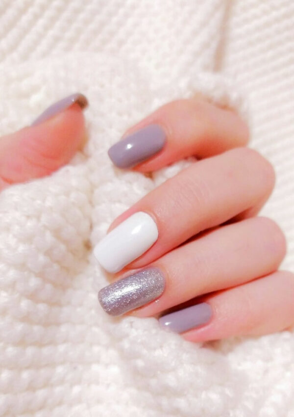 pretty glitter nails