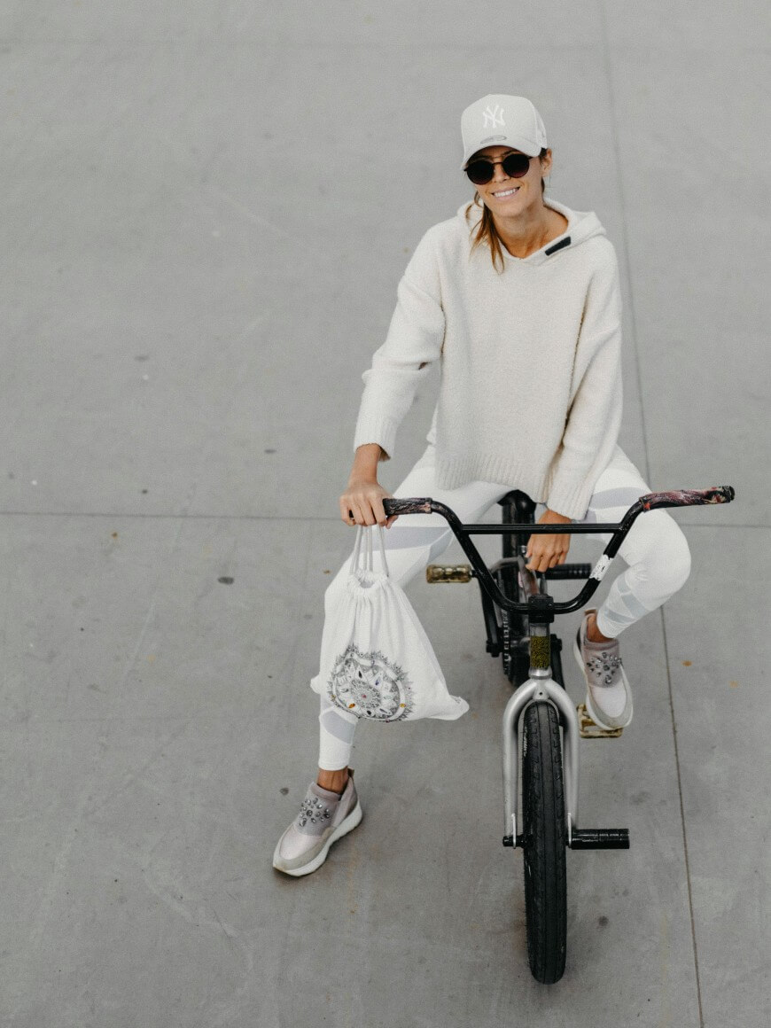 casual white winter outfit