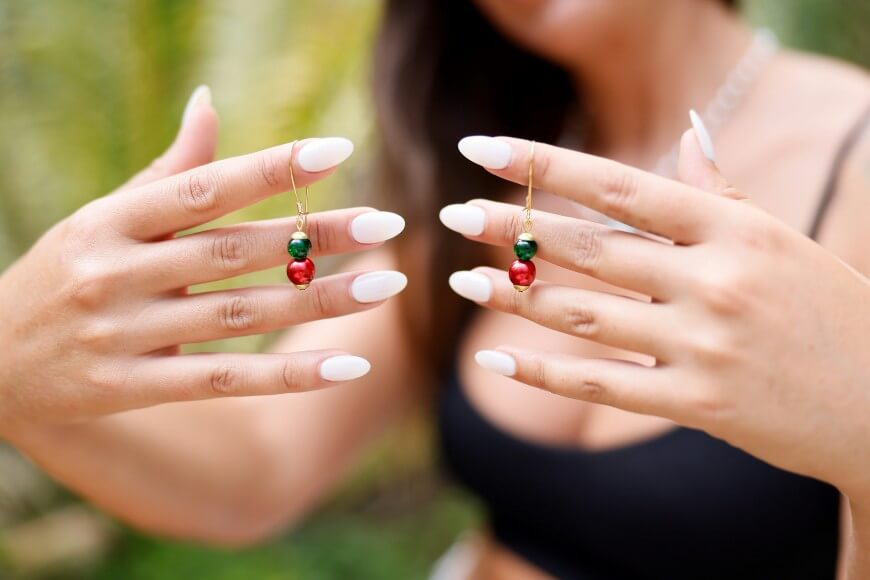 simple white christmas nails