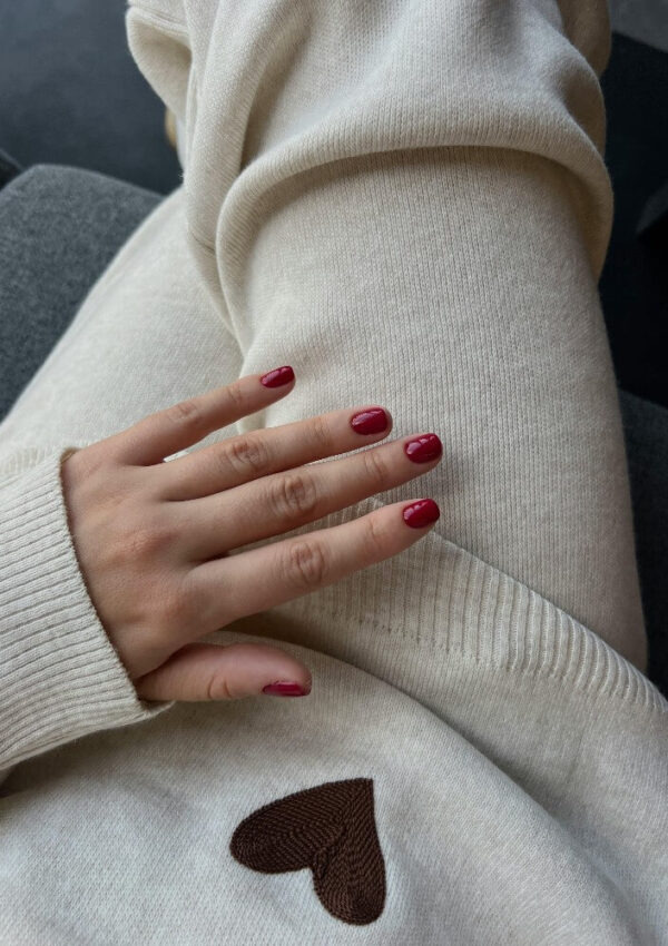 short red valentine nails