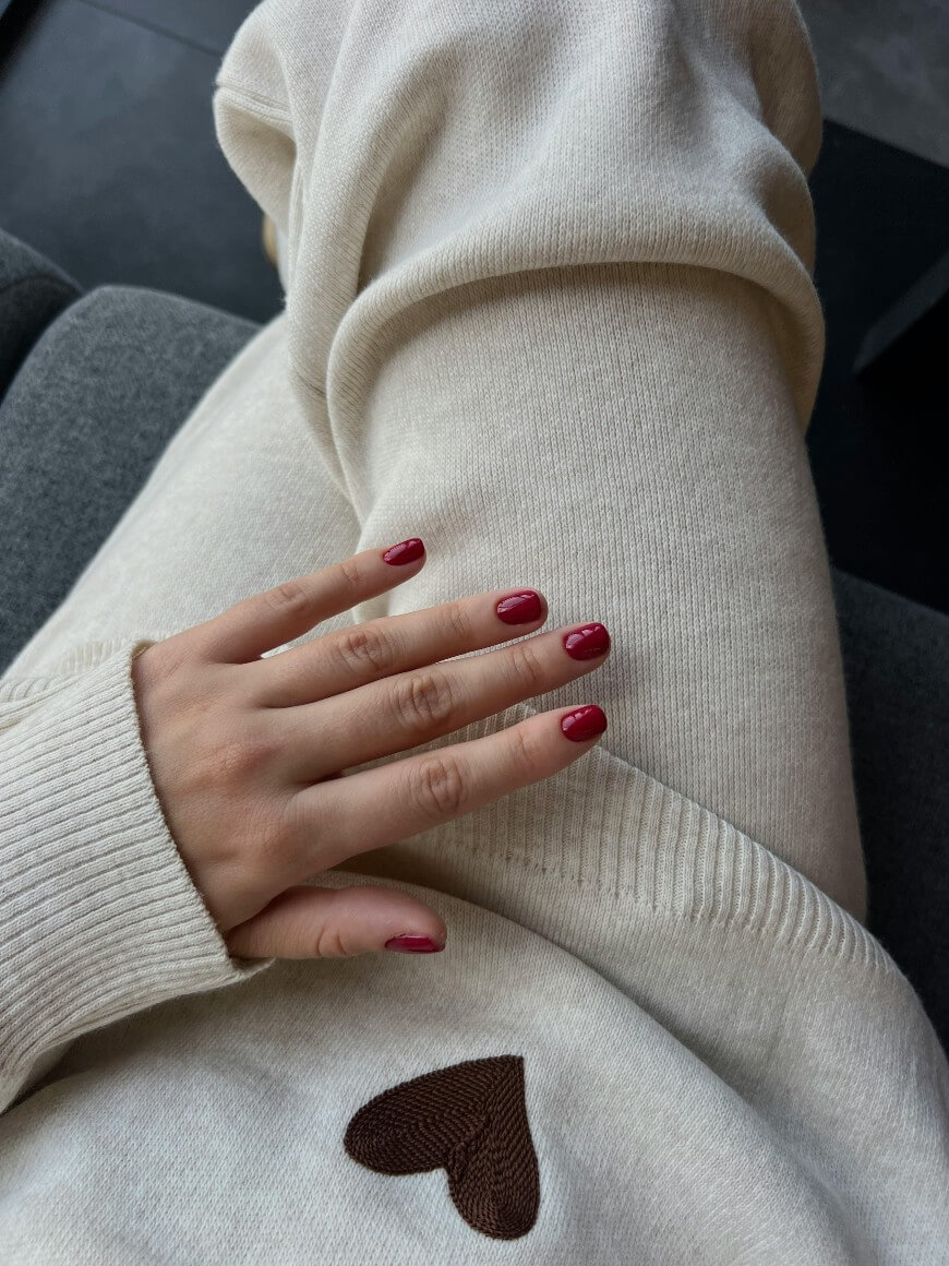 easy red nails for valentine's day