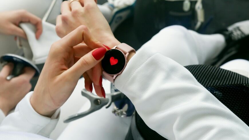 cute red nails for valentines