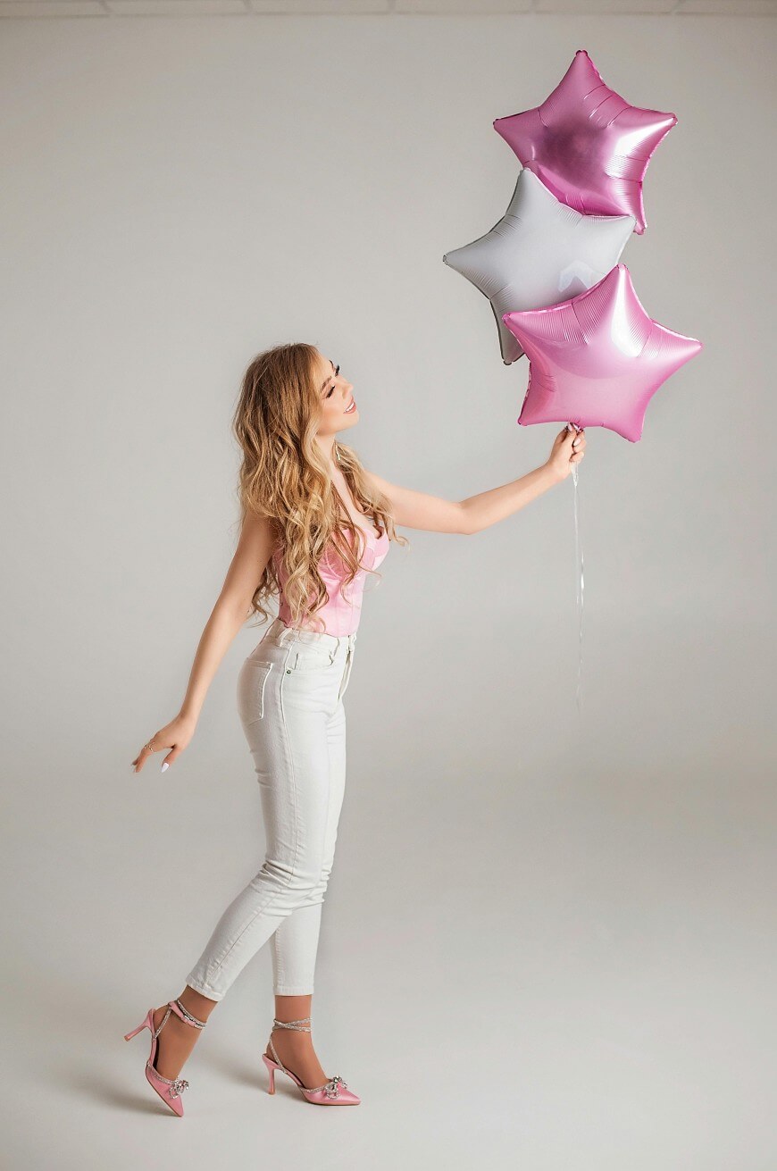 pink and white outfit for valentine day