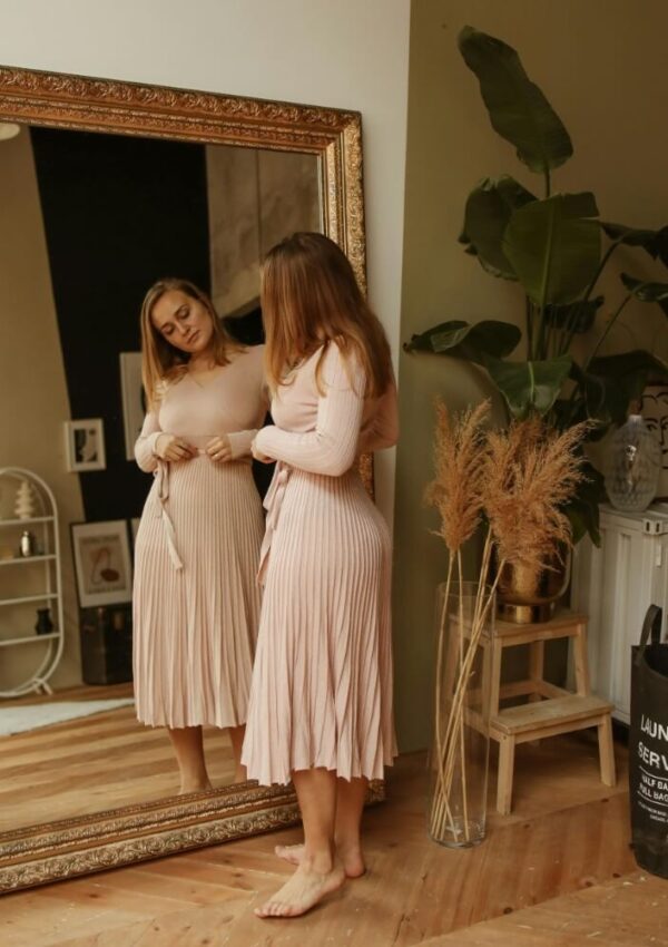 55 Valentine’s Day Outfits You’ll Fall in Love With