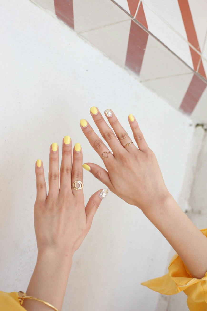 yellow spring nails
