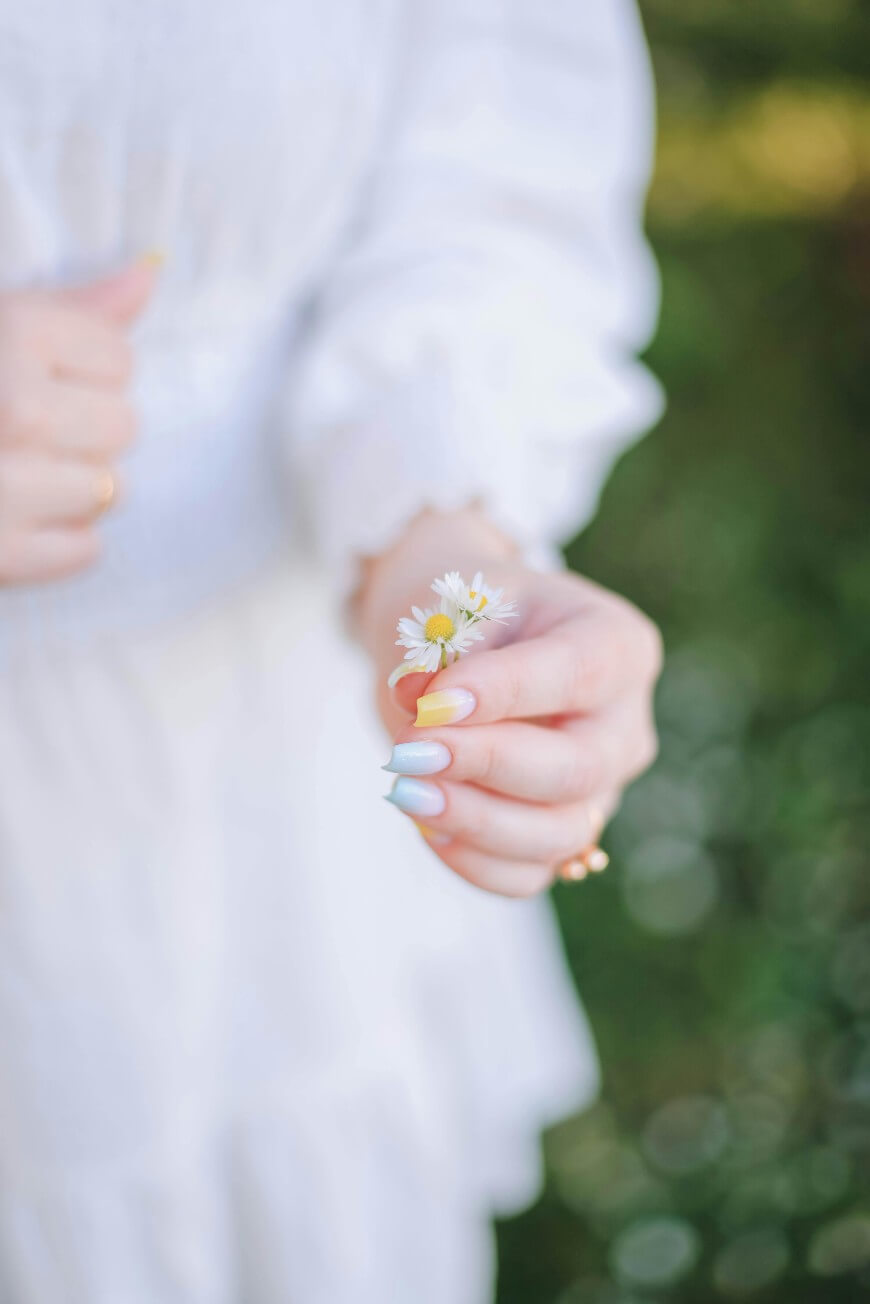 pretty spring nail design