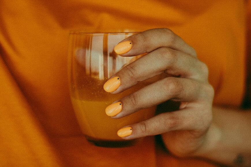 light orange short nails