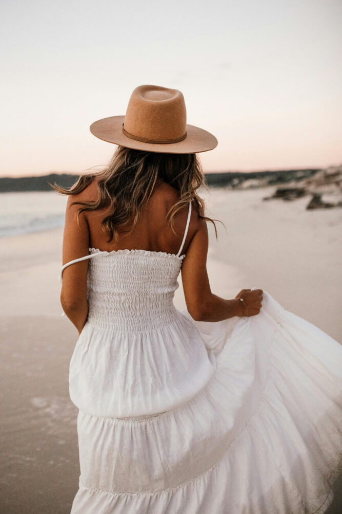 45+ Tropical Vacation Outfits for the Bahamas, Hawaii & More