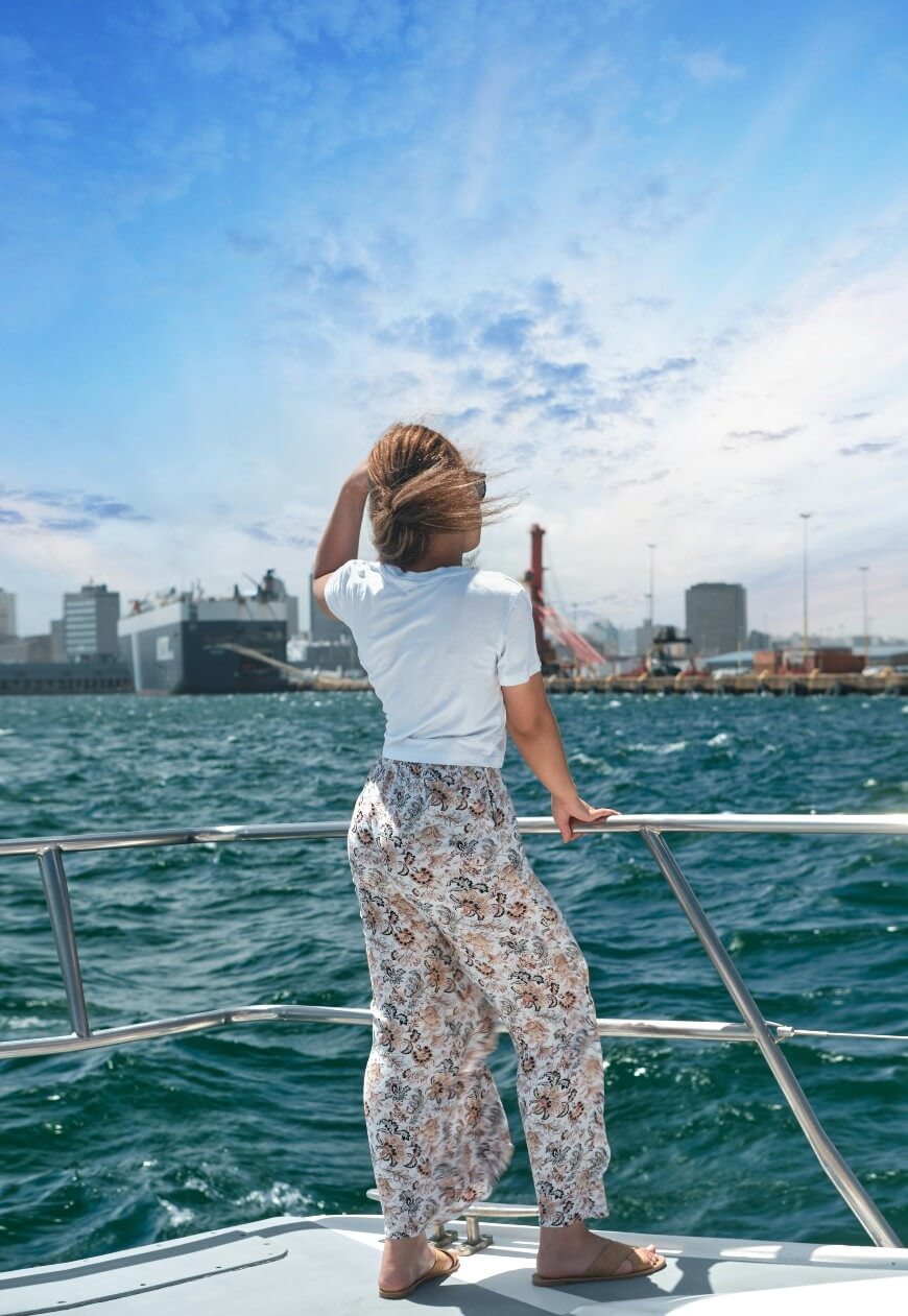 daytime outfit for a boat party