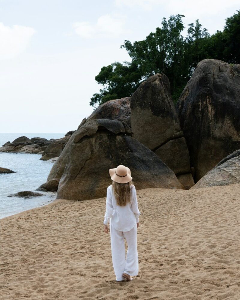 45+ Tropical Vacation Outfits for the Bahamas, Hawaii & More
