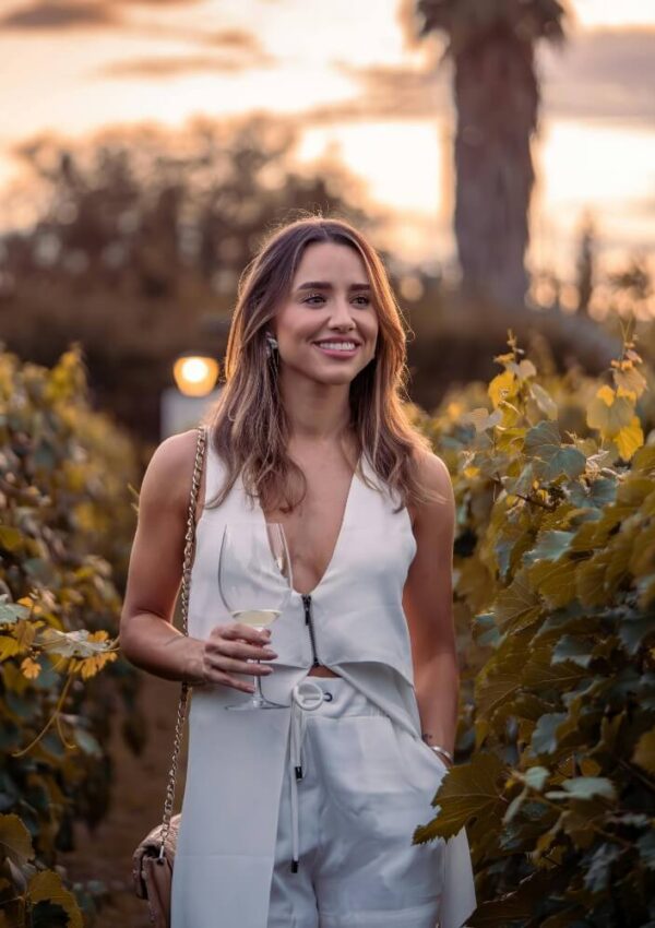 35+ Vineyard Outfits for Every Dress Code