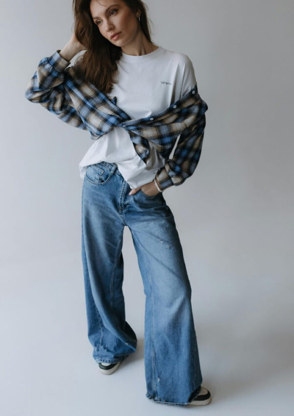 30 Easy Flannel Outfit Combos to Try This Fall