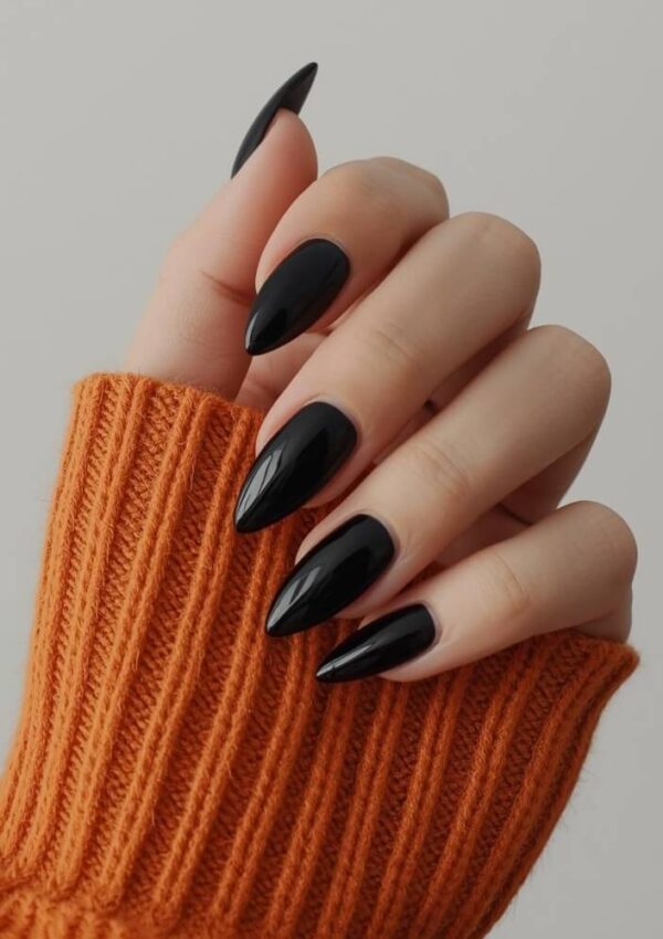 28 Black Nail Ideas for Every Season: From Minimalist to Glam